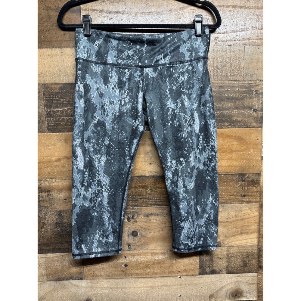 Alo Yoga Snakeskin Print Capri Leggings Grey Black Animal Print Small RN87370